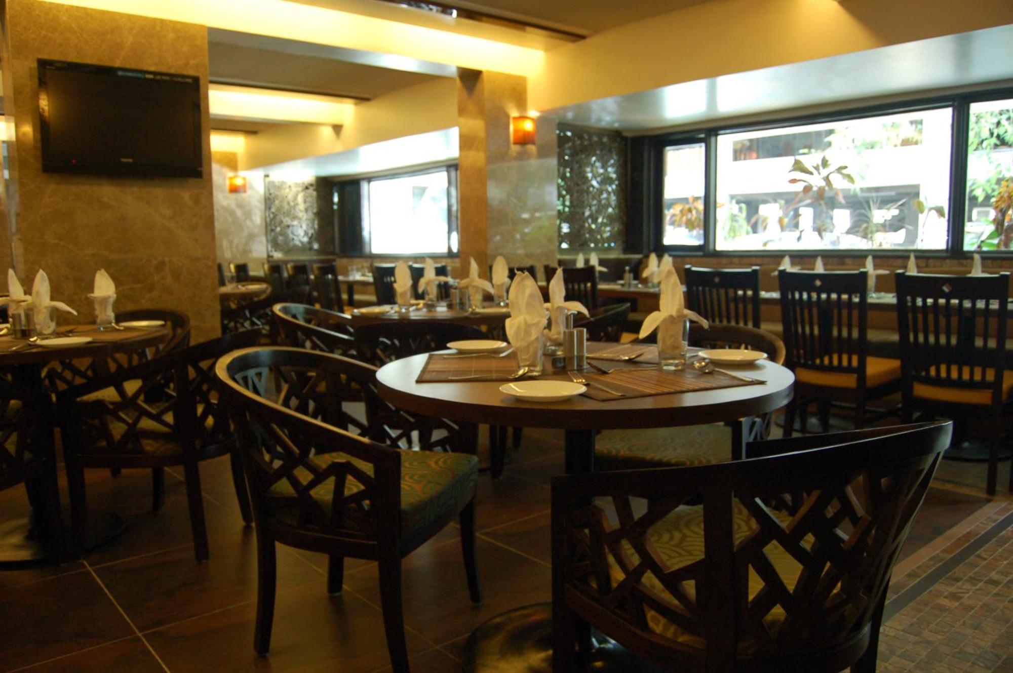 Comfort Inn President Near Ahmedabad Junction Station Экстерьер фото