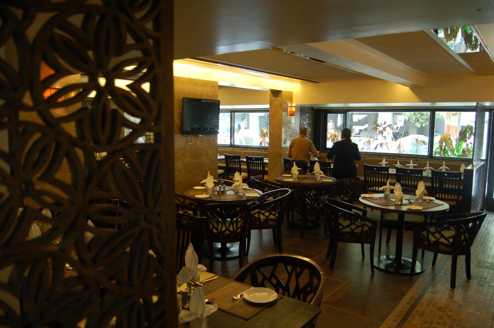 Comfort Inn President Near Ahmedabad Junction Station Экстерьер фото