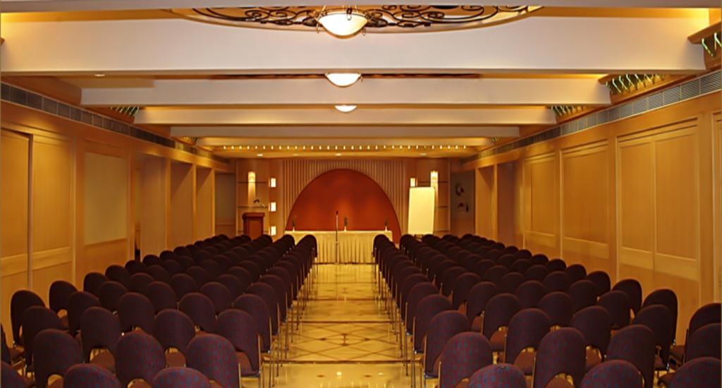 Comfort Inn President Near Ahmedabad Junction Station Экстерьер фото