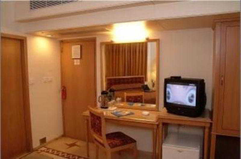 Comfort Inn President Near Ahmedabad Junction Station Экстерьер фото