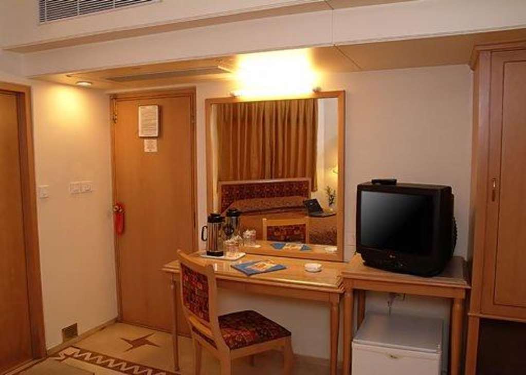Comfort Inn President Near Ahmedabad Junction Station Экстерьер фото